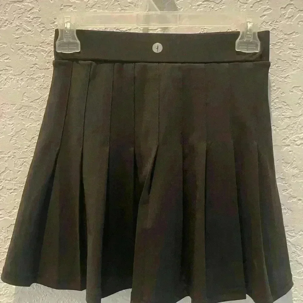 Black pleated skort size small